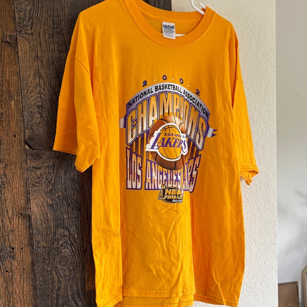 Vintage Lakers 2002 Champions Graphic Tee - Gold & Purple